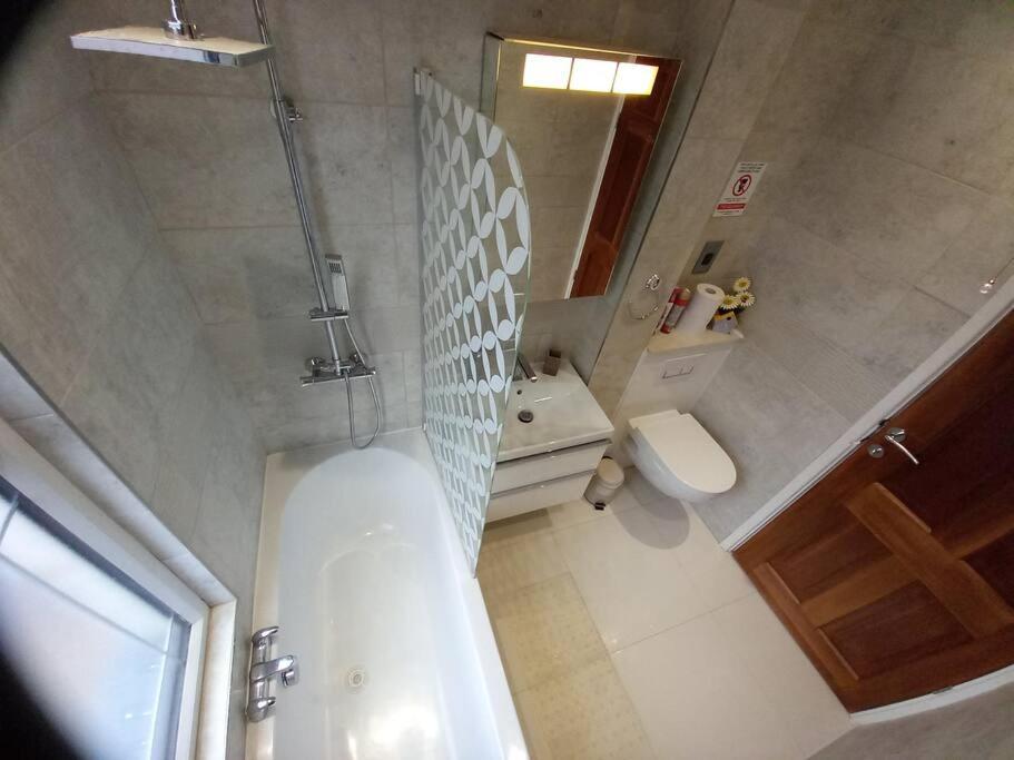 Luxury Holiday Home, Near Beach Саутенд-он-Си Экстерьер фото