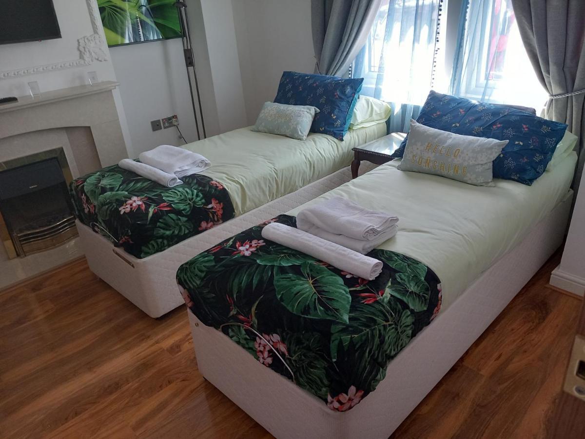 Luxury Holiday Home, Near Beach Саутенд-он-Си Экстерьер фото