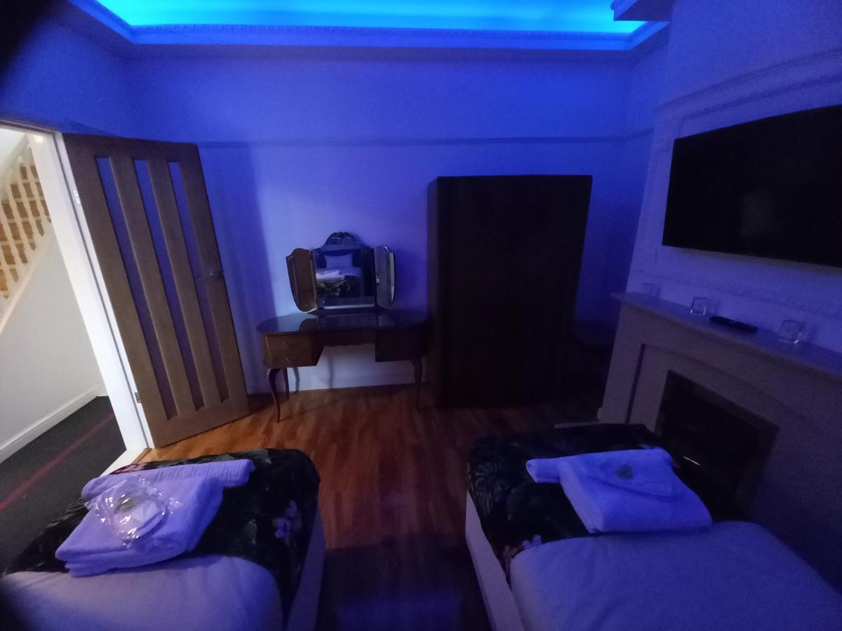 Luxury Holiday Home, Near Beach Саутенд-он-Си Экстерьер фото